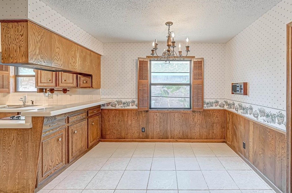 7618 Burning Hl Dr, Houston TX  77071-1124 exterior