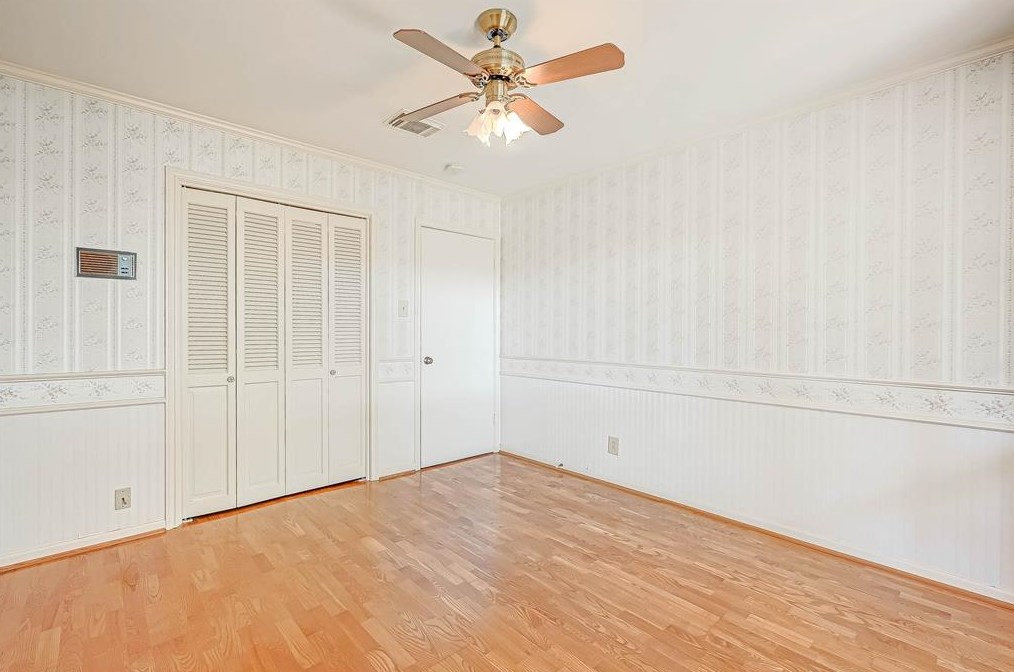 7618 Burning Hl Dr, Houston TX  77071-1124 exterior