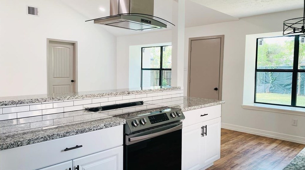 3230 Dragonwick Dr, Houston TX  77045-3608 exterior