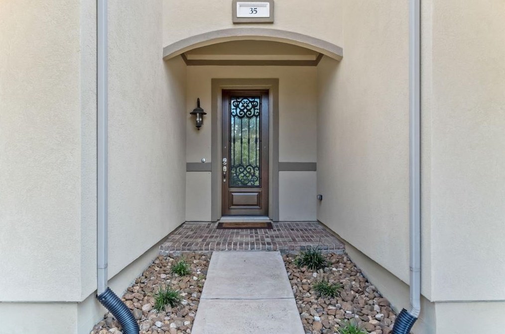 35 Herons Flight Pl, Spring TX  77389-2877 exterior