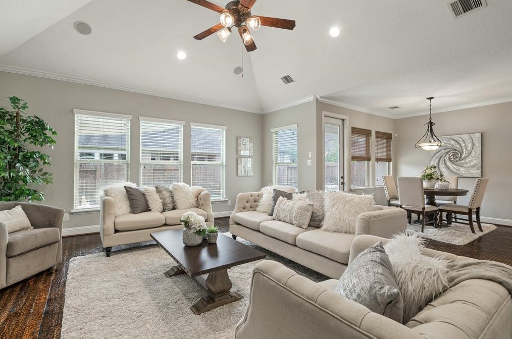 103 Bella Vis, Spring TX  77381-5013 exterior