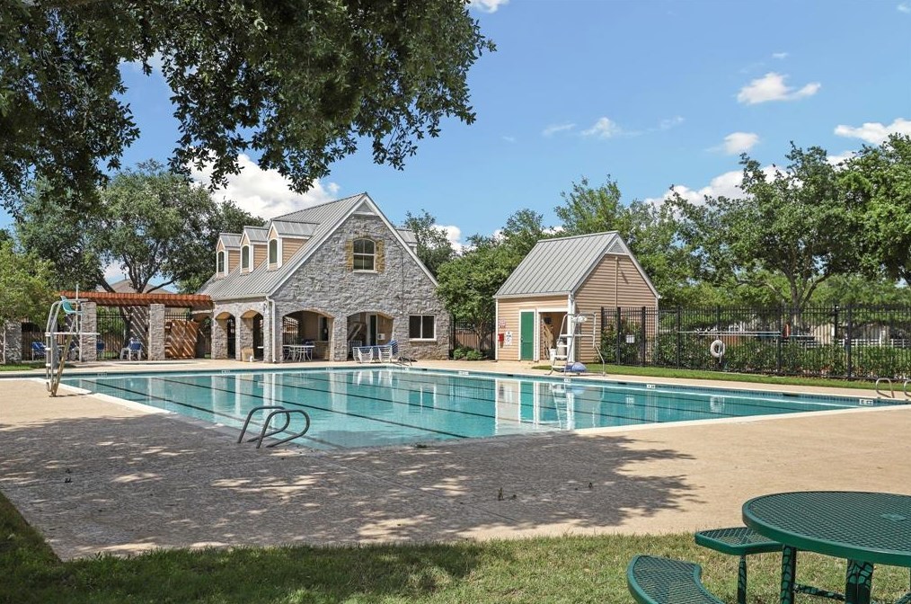 530 Silky Leaf Dr, Houston TX 77073-2832 exterior