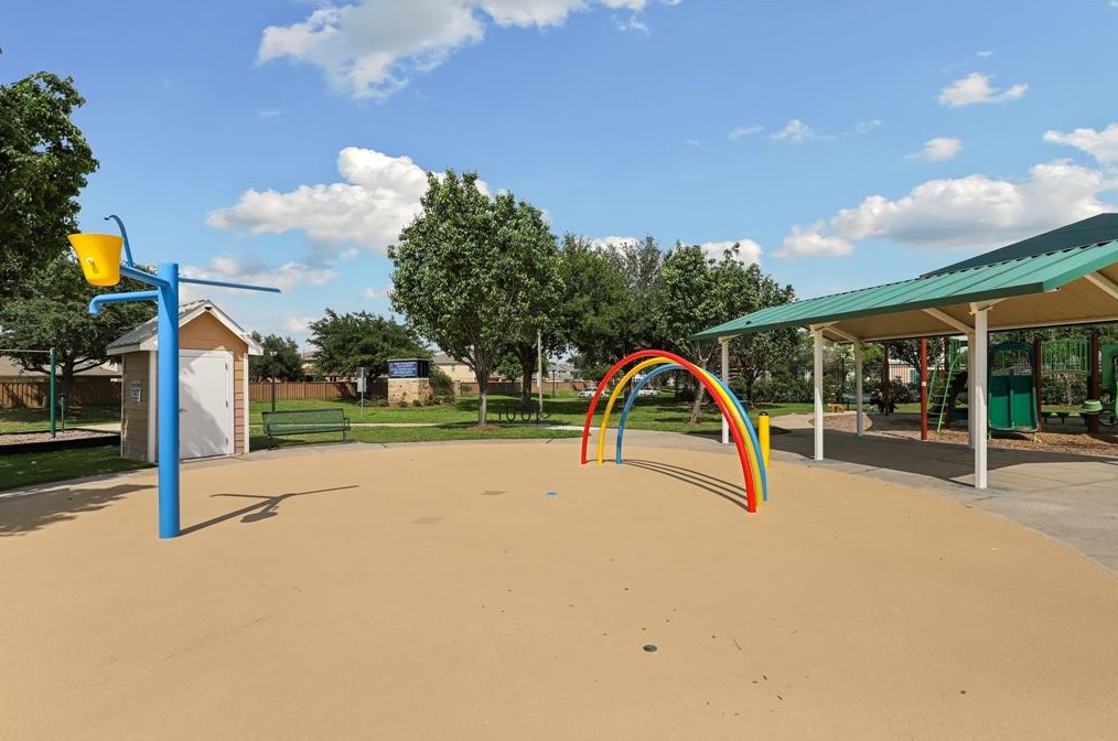 530 Silky Leaf Dr, Houston TX 77073-2832 exterior