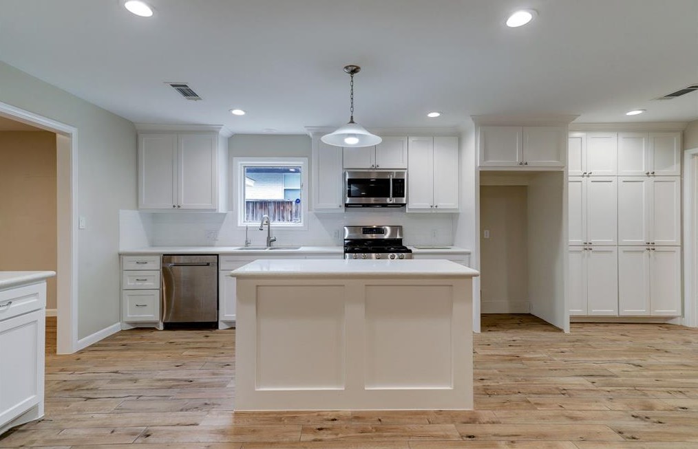 5118 Indigo St, Houston TX  77096-1414 exterior