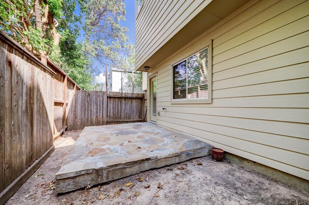 872 Fisher St, Houston TX  77018-5324 exterior