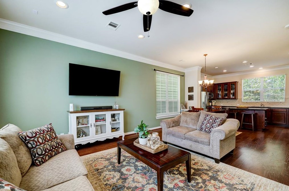 872 Fisher St, Houston TX  77018-5324 exterior