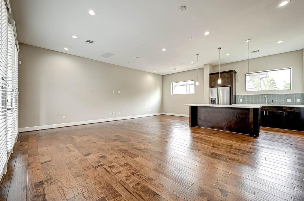 609 Sydnor St, Houston TX  77020-6048 exterior