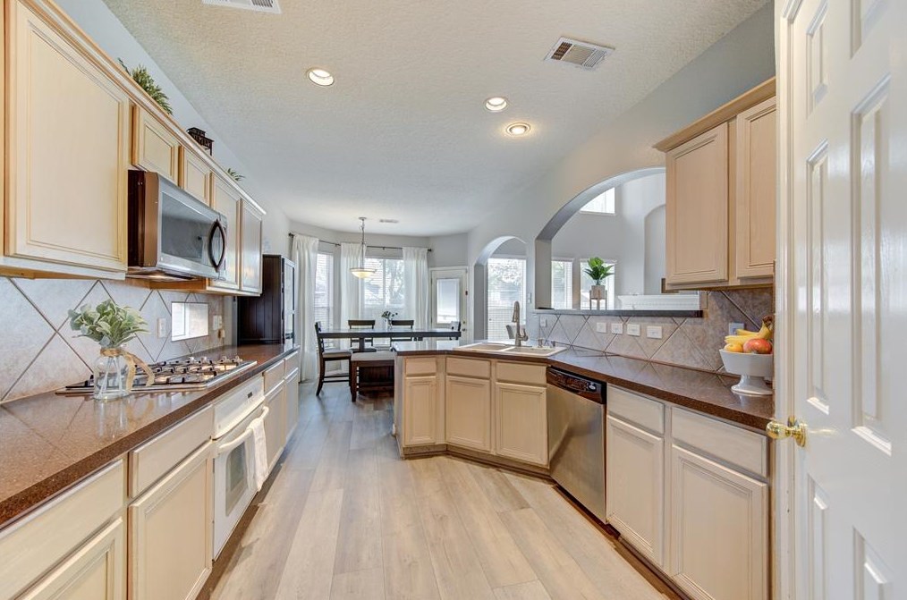 4615 Mason Ct, Sugar Land TX 77479-5408 exterior