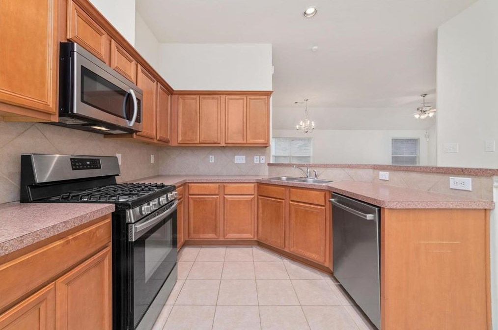 13039 Rose Lndg Dr, Houston TX  77070-5160 exterior