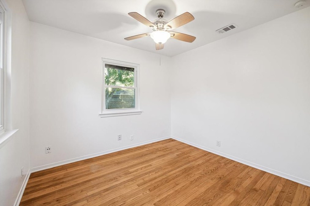 5831 Burr Oak Dr, Houston TX 77092-1407 exterior