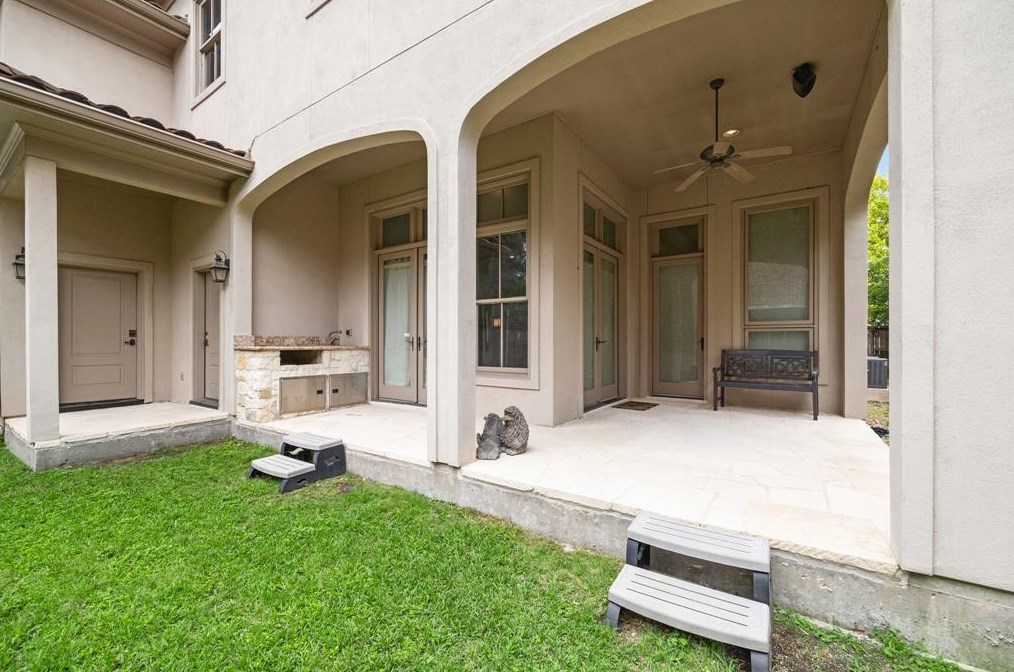 6544 Belmont St, Houston TX  77005-3806 exterior
