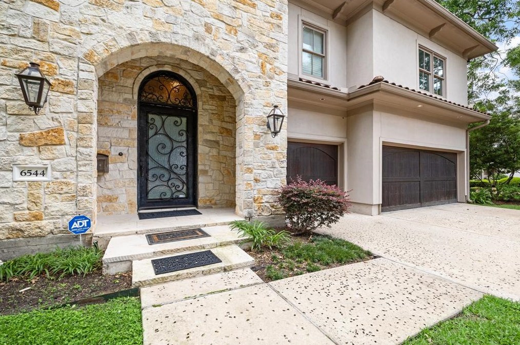 6544 Belmont St, Houston TX  77005-3806 exterior