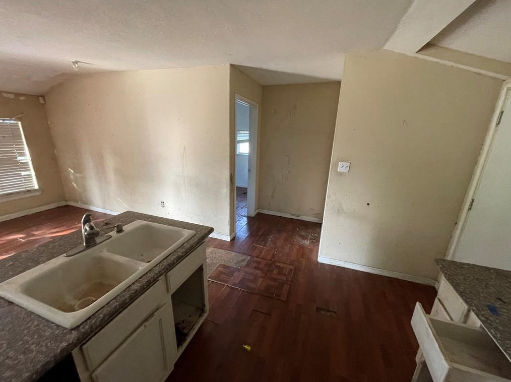 2423 Woodard St, Houston TX  77026-2459 exterior