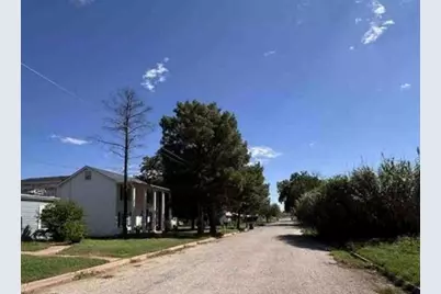 801 Thomas Street, Sweetwater, TX 79556 - Photo 3