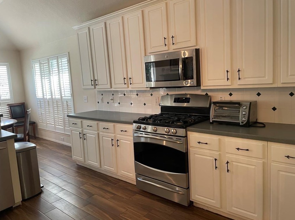 18 Teak Mill Pl, Spring TX  77382-1691 exterior