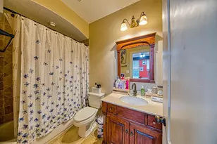 6310 Hamman St, Houston, TX 77007 - Photo 9