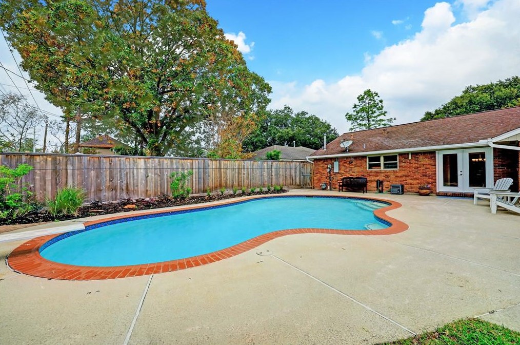 6235 Cindy Ln, Houston TX  77008-5109 exterior
