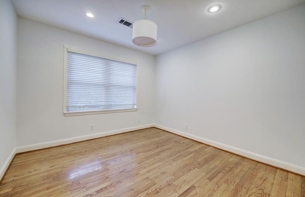6235 Cindy Ln, Houston TX  77008-5109 exterior