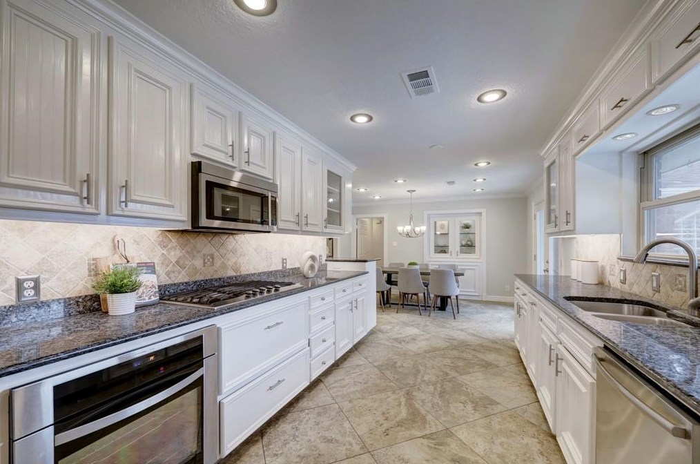 6235 Cindy Ln, Houston TX  77008-5109 exterior
