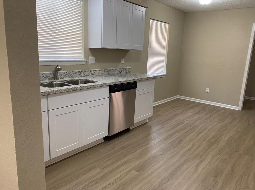 11703 Evelyn Cir, Houston TX  77071-3401 exterior