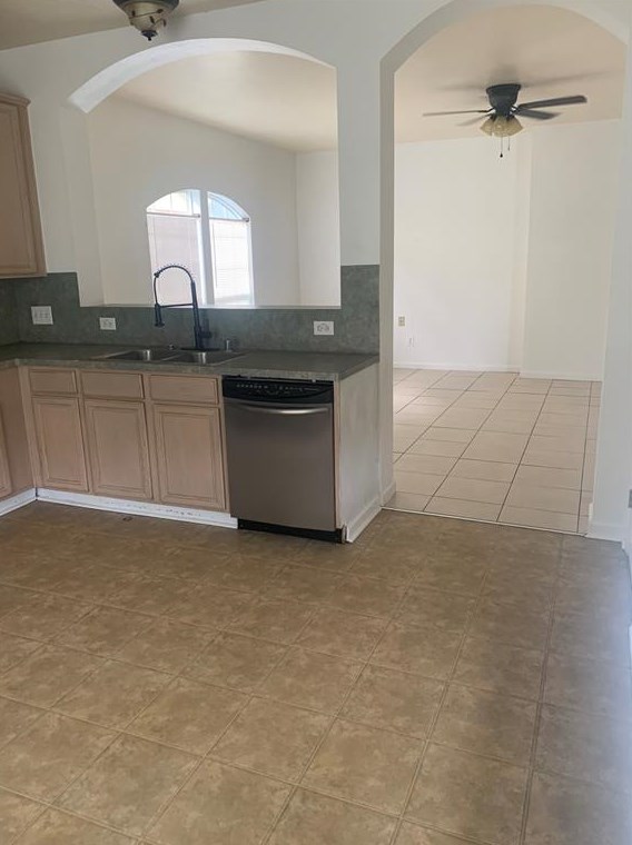 4822 Moody Reef Dr, Bacliff TX  77518-2411 exterior