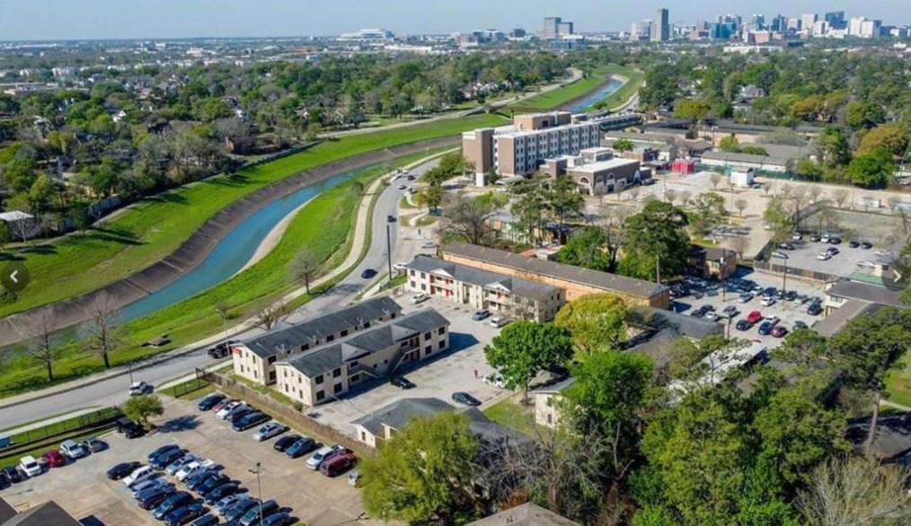 3643 Macgregor Way, Houston TX  77004-8004 exterior