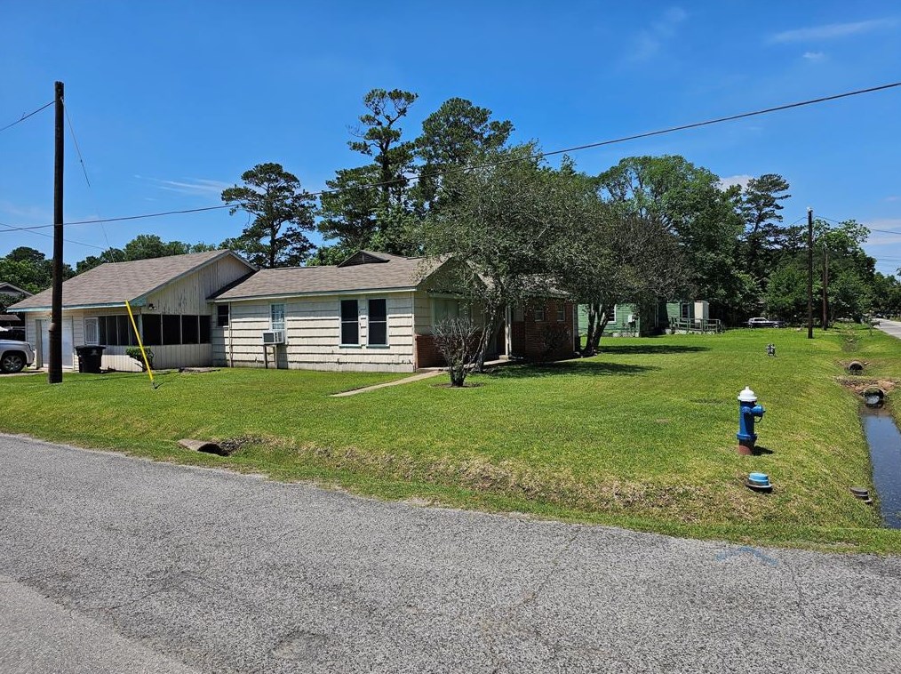 8334 Carolwood Dr, Houston TX  77028-2708 exterior