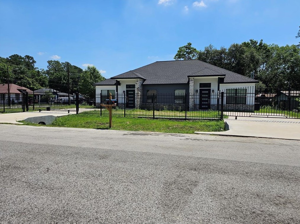 8334 Carolwood Dr, Houston TX  77028-2708 exterior