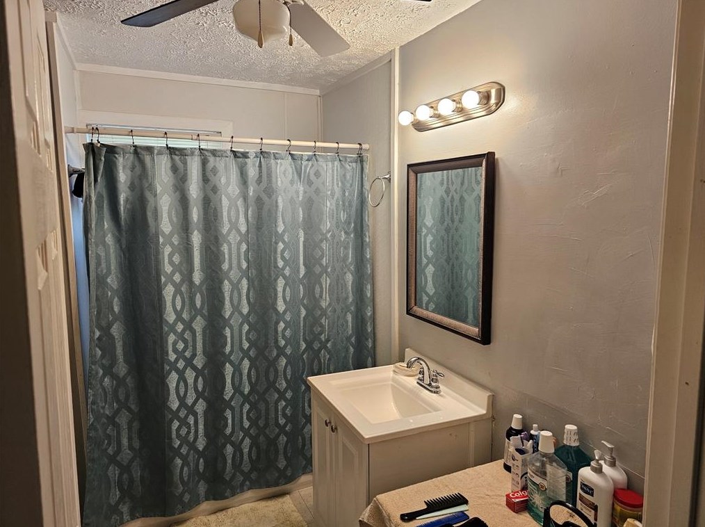 8334 Carolwood Dr, Houston TX  77028-2708 exterior