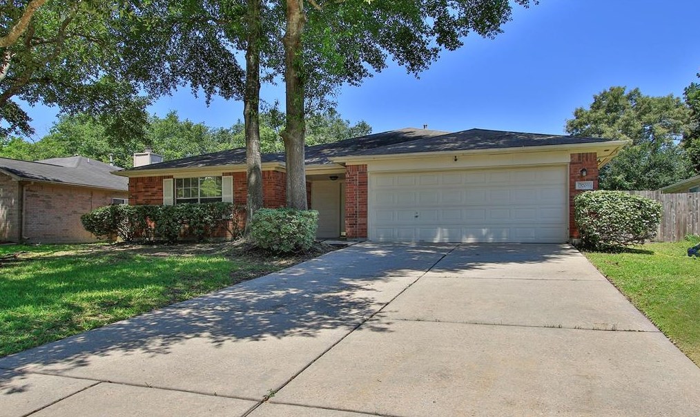 3703 Apple Hollow Ln, Humble TX  77396-3940 exterior