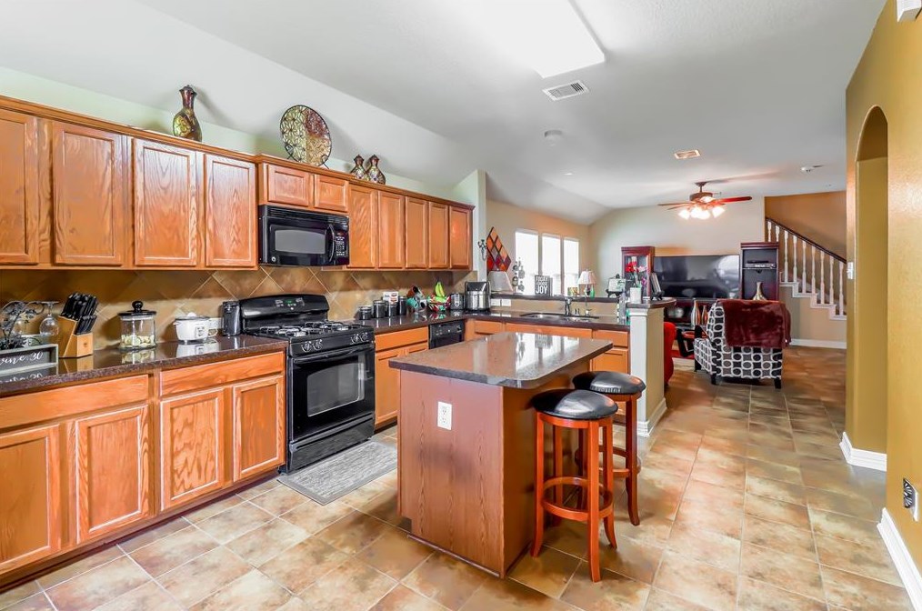 1423 York Crk Dr, Houston TX  77014-1982 exterior