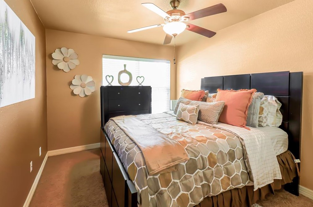 1423 York Crk Dr, Houston TX  77014-1982 exterior