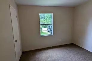 215 Blackshear St, Tomball, TX 77375 - Photo 5