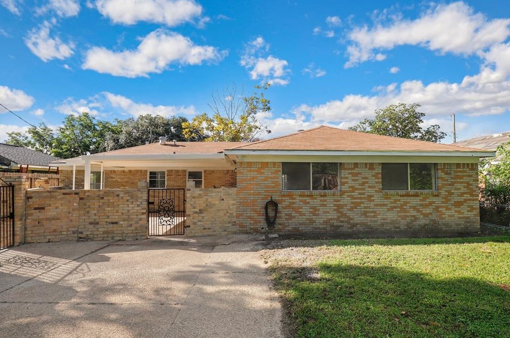 509 Witcher Ln, Houston TX  77076-4719 exterior