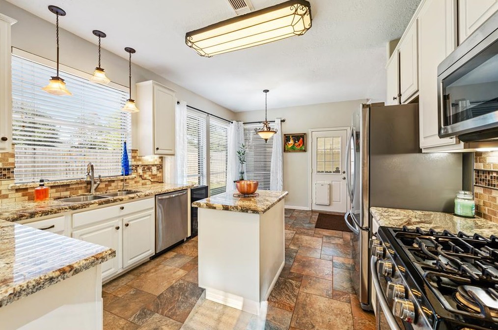 10227 Sable Trl Ln, Houston TX  77064-5723 exterior