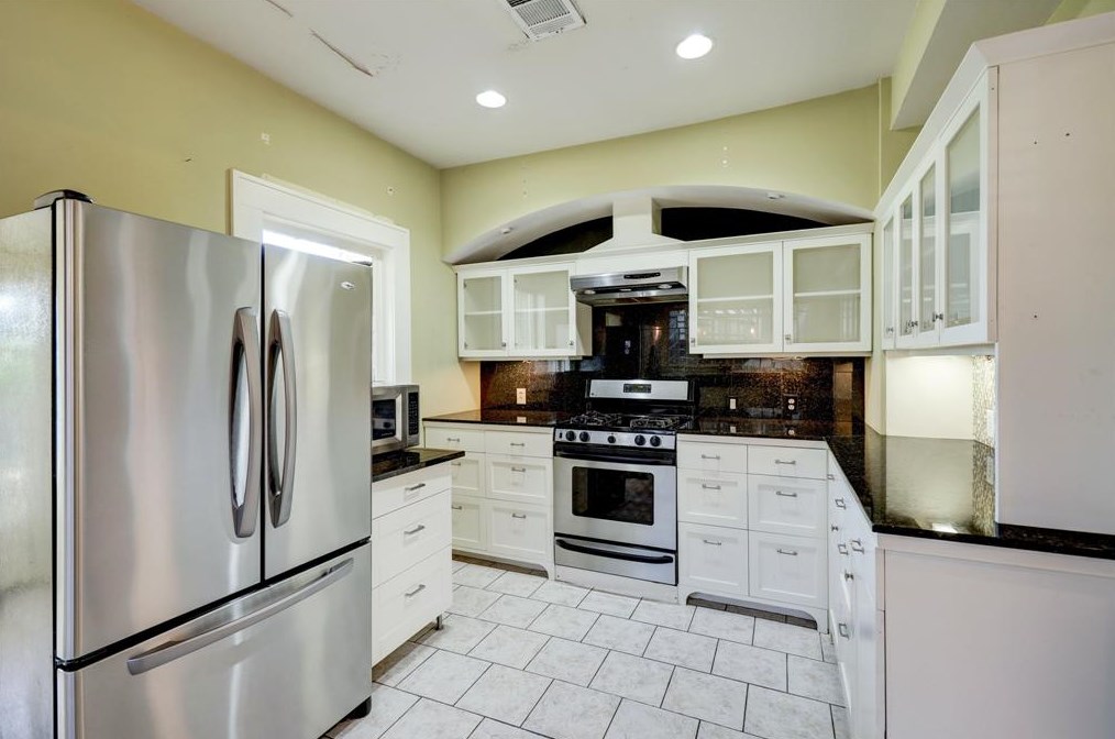 815 Rdg, Houston TX  77009-7309 exterior