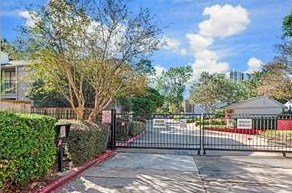 5711 Sugar Hill Dr, Houston TX  77057-2124 exterior