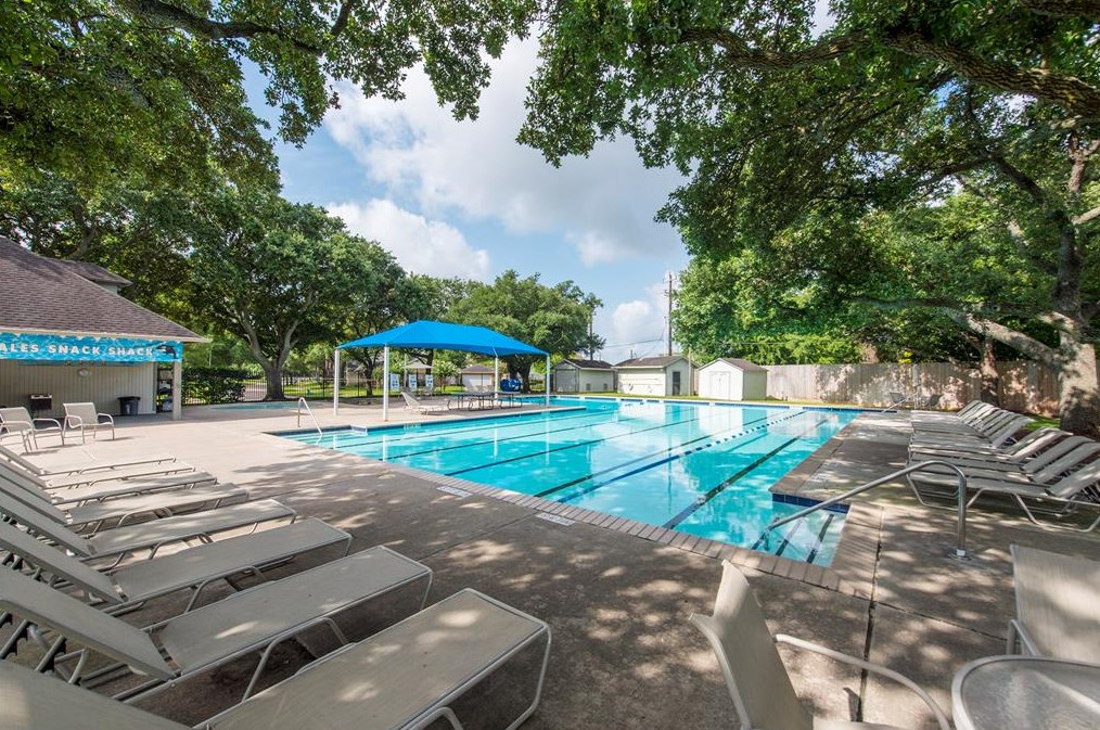 12414 Briar Frst Dr, Houston TX  77077-2932 exterior