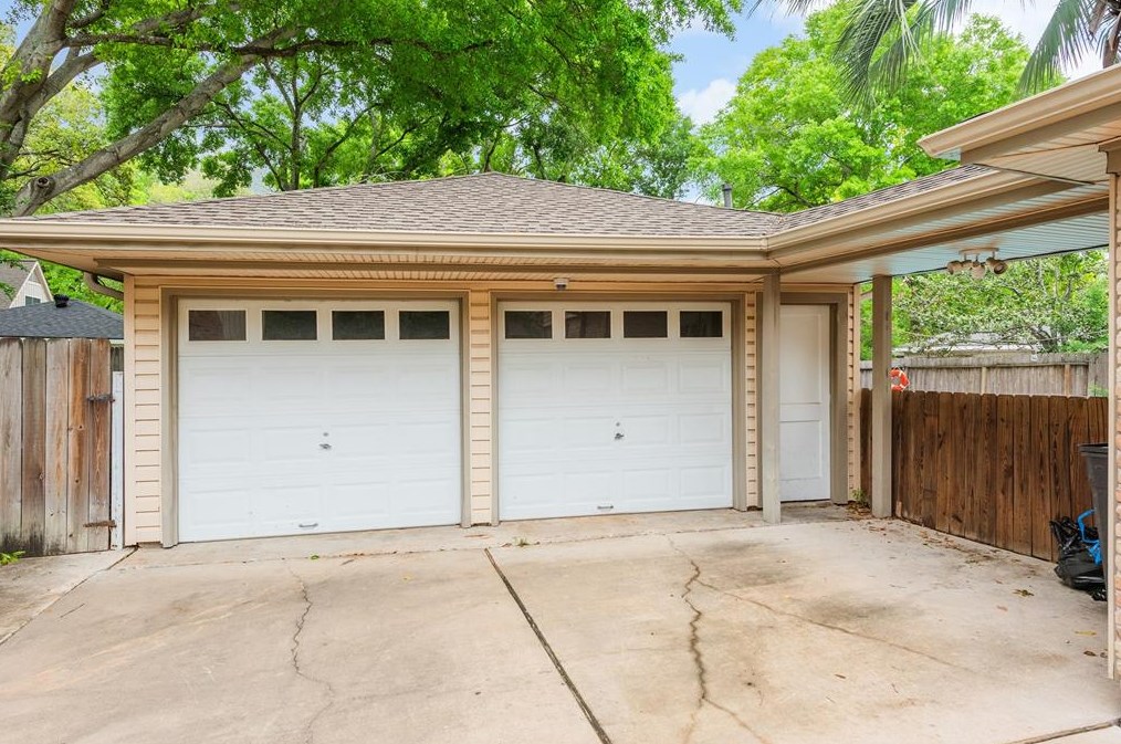 12414 Briar Frst Dr, Houston TX  77077-2932 exterior