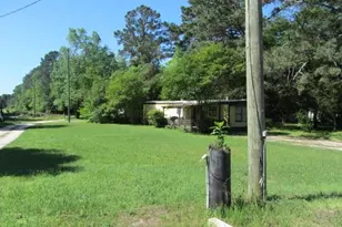 84 Lake Rd, Riverside, TX 77320 - Photo 9