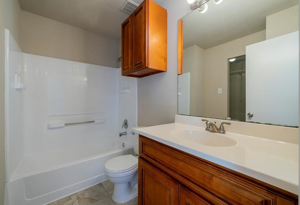 5811 Tidewater, Houston TX  77045-4000 exterior
