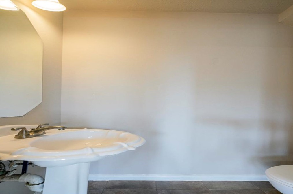 5811 Tidewater, Houston TX  77045-4000 exterior
