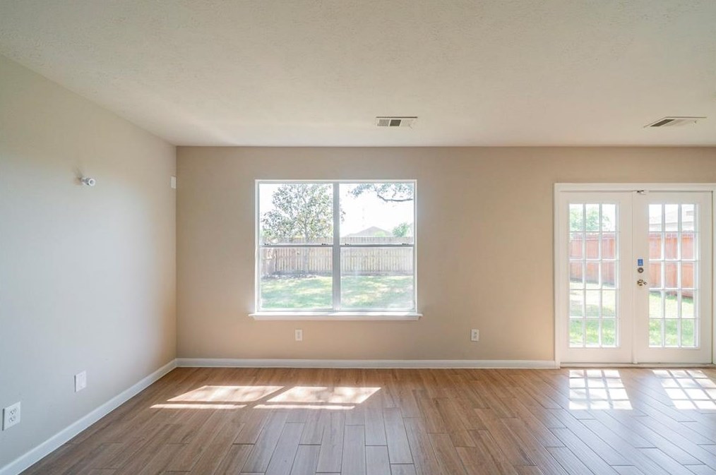 5811 Tidewater, Houston TX  77045-4000 exterior