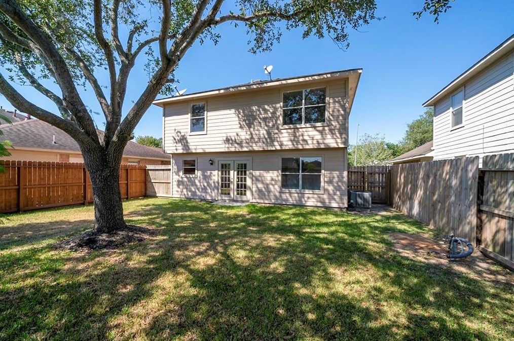 5811 Tidewater, Houston TX  77045-4000 exterior