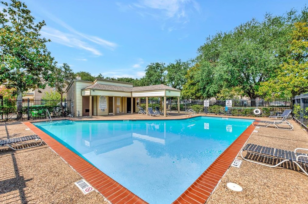 8299 Cambridge St, Houston TX  77054-3170 exterior