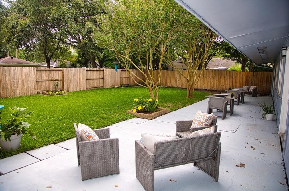 5507 Willowbend Blvd, Houston TX  77035-3731 exterior