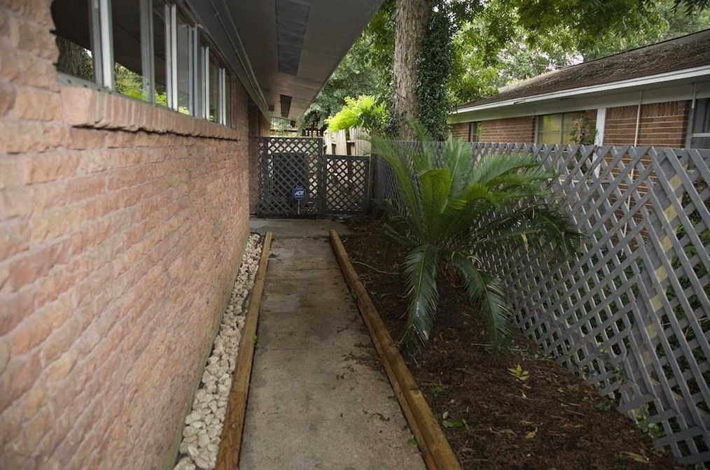 5507 Willowbend Blvd, Houston TX  77035-3731 exterior