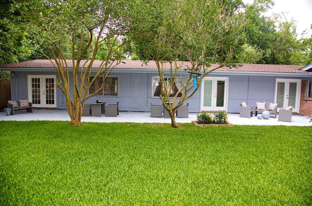 5507 Willowbend Blvd, Houston TX  77035-3731 exterior