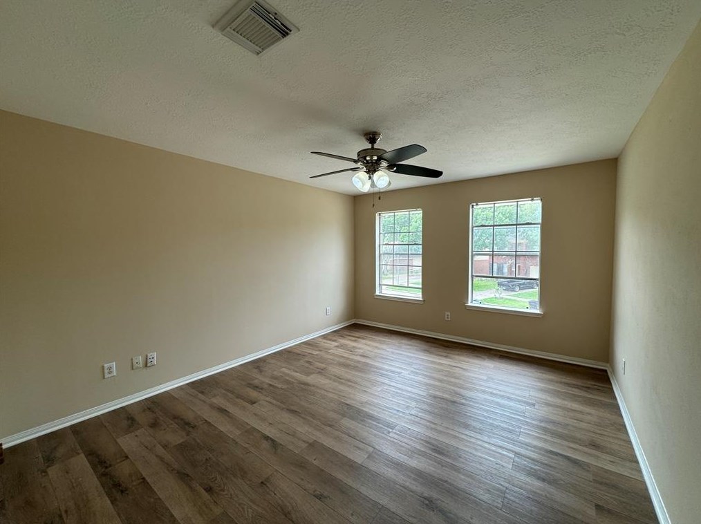 1809 Greenfield Dr, Richmond TX 77471-5590 exterior