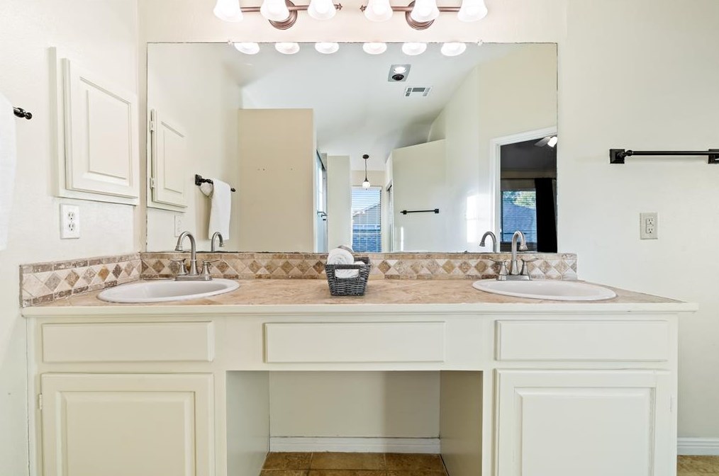 3314 Westwick Dr, Houston TX  77082-2221 exterior